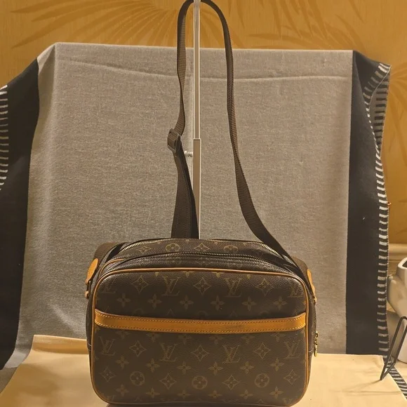 Louis Vuitton Monogrammed Reporter Bag PM - Picture 13 of 14